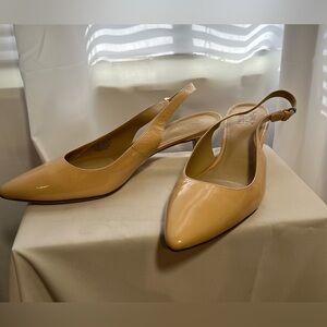 NWOT NATURALIZER Beige Patent Leather Peyton Low Heels Slingback Sz 11